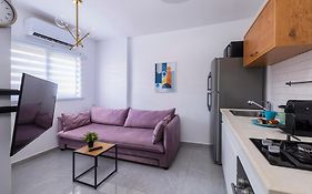 Central And Modern - More Apartments
